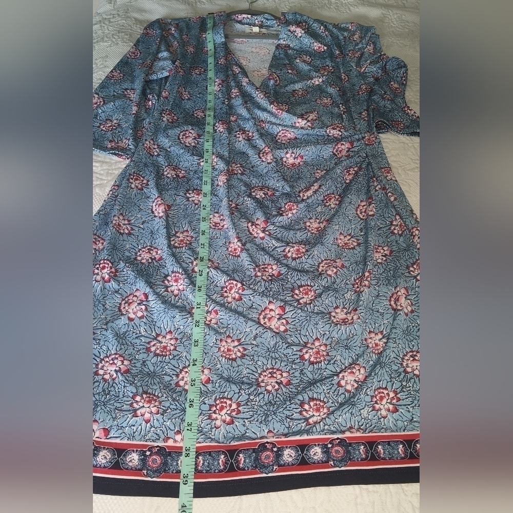 Max Studio Knee Length Wrap Blue Floral Dress Size XL - Picture 9 of 9